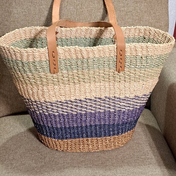 CLOSET CLOSING: Bohemian Woven Sisal Tote with Leather Handle - Picture 3 of 6